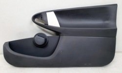 обивка дверные карты правый передний CITROEN C1 3D 67611-0H020