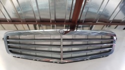 решетка радиатора MERCEDES W204 A2048801483