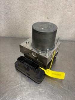 насос ABS renault ARKANA 476606536R оригинал