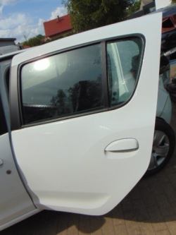 Dacia SANDERO II рестайлинг дверь задняя левая Комплектная DV369 2019R