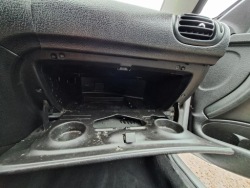 бардачок пассажира peugeot 206 2.0 02'