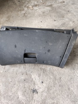 kia CEED I бардачок полка