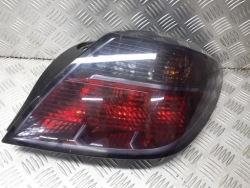 фонарь правый opel Astra H 1.6 16V 13252444