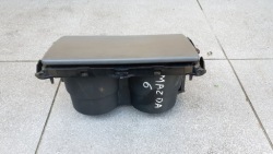 капхолдер полка бардачок mazda oe GJ6A6436