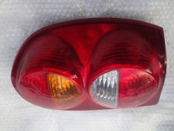 CHEROKEE LIBERTY KJ фонарь правый