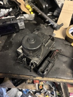 насос ABS MERCEDES W203 2.2 CDI A2035451632