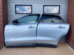 jaguar X761 дверь левая Комплектная
