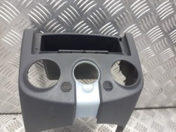 рамка консоли mazda 5 2.0 MR951748