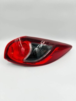 фонарь правый mazda CX5 и 2015r KD5451150