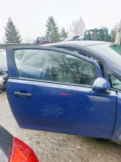 opel CORSA IV d 06-11 2009 r. 3D HB Z20Z дверь правая передняя PP *