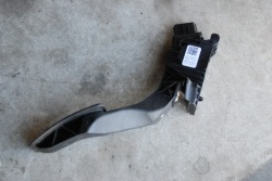 TIGUAN педаль потенциометр газа volkswagen oe 5Q2723503D