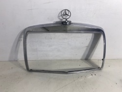 рамка решетка радиатора MERCEDES W123 европа