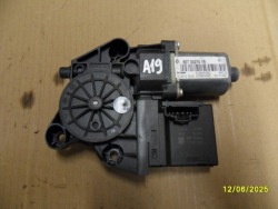моторчик Стекла правый передний renault SCENIC III 807302741R