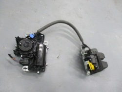 замок доводчик крышки seat Ateca 2020R 5TA827887C