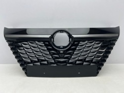 nissan III J12 рестайлинг решетка радиатора под камере оригинал новая 2024-