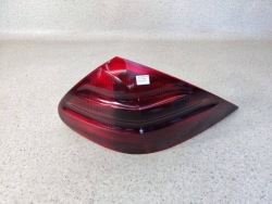 фонарь правый задний A2308200164 MERCEDES SL R230 W230