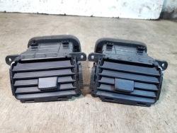 воздухозаборник жалюзи левая правая центральная комплект 4SZT mazda PREMACY 323 BJ