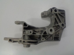 opel MOKKA 1.7 лапа крепление компрессора