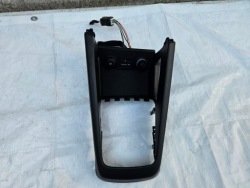 полка бардачок центральная кронштейн kia CEED I 09-12 РЕСТАЙЛИНГ usb