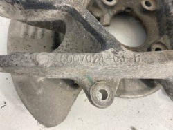 поворотный кулак, цапфа правая зад tesla MODEL S европа