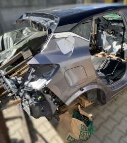 renault CAPTUR II E-TECH ГИБРИД правый крыло зад четверть ремень порог без навесного