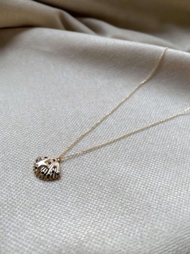 Złoty naszyjnik 585 MUSZELKA Z ONYKSAMI - miniatura 1