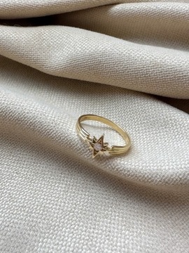 Złoty pierścionek 585 GWIAZDA Z CYRKONIAMI - miniatura 1