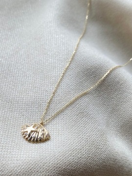 Złoty naszyjnik 585 MUSZELKA Z CYRKONIAMI