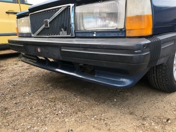 Volvo 740 front bumper outlet
