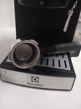 Рожкова кавоварка electrolux eea 111 1250 в срібний/сірий, фото