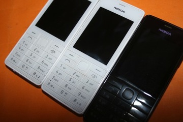 Nokia 515 телефон / на части / вкл-выкл / черно-белый.