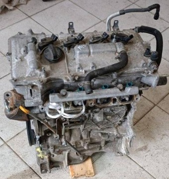 Двигун в зборі Toyota Prius Plus 2015