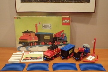 LEGO TRAIN 4.5 V: 183 Complete Train Set with Motor and Signal