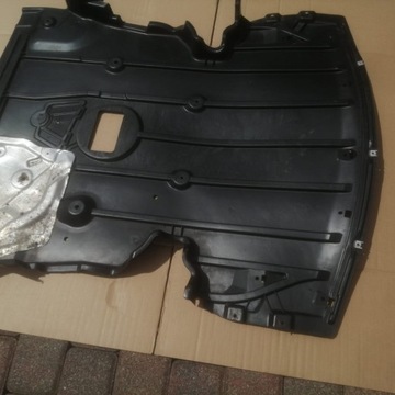 COVER FOR THE MOTOR LOWER ENGINE FLOORS BMW e90