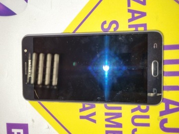 Смартфон Samsung Galaxy J5 2 ГБ / 16 ГБ черный