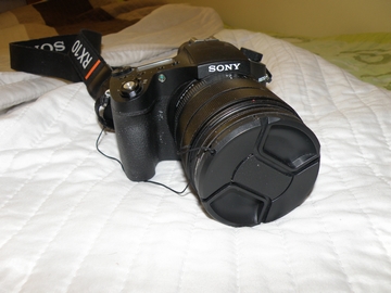 Цифрова камера Sony DSC-RX10M4, Нова + численні Доповнення !!!