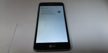 Телефон LG K8 поврежден