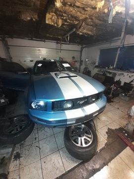 Ford mustang v 2009 скло скла запчастини