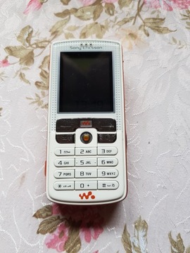 Sony Ericsson W800i в отличном состоянии! Сделка!