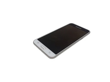 Смартфон Samsung Galaxy J320