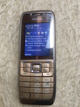 Мобильный телефон Nokia E51 злотый