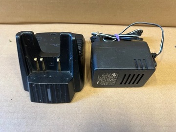 ЗАРЯДНИЙ ПРИСТРІЙ YAESU VERTEX CD30