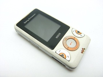 Класичний мобільний телефон SONY ERICSSON W205