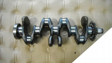 TOYOTA YARIS 2 II 1.33 WAŁ KORBOWY