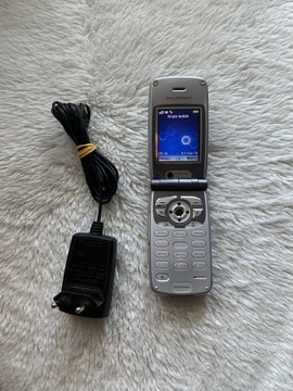 Sony Ericsson Z1010 без simloka ru язык