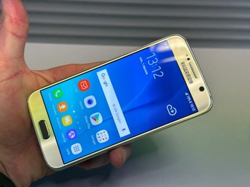 Смартфон Samsung Galaxy S6 3 ГБ / 32 ГБ gold