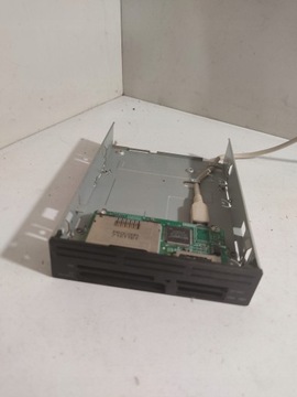 Multi-Card reader MRW620