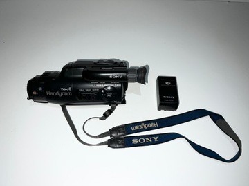Видеокамера Sony Handycam CCD-Fx300e Video8 комплект