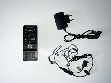 Телефон Sony Ericsson Walkman W910i Shinobu зарядний пристрій Навушники