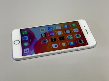Смартфон Apple iPhone 7 Plus 3 ГБ / 128 ГБ серебристый